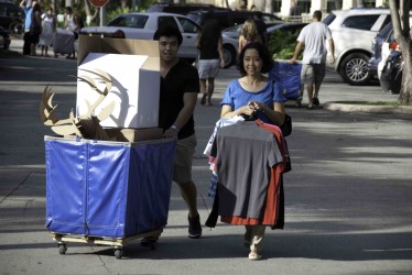 Assisted by their parents, hundreds of freshmen moved into UM's Hecht and Stanford Residential College last week.
